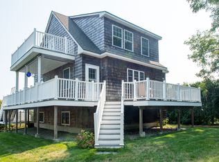 45 Top Hill Rd, Saunderstown, RI 02874