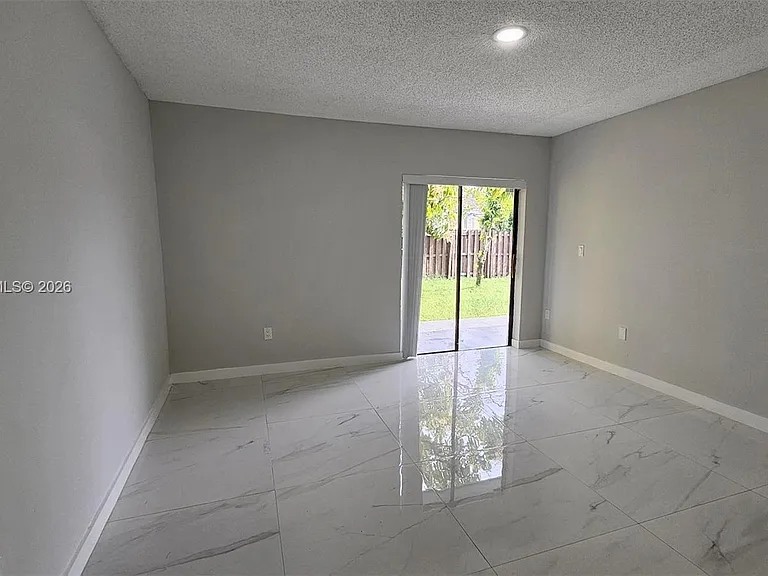 14470 SW 96th Ter — Photo 4