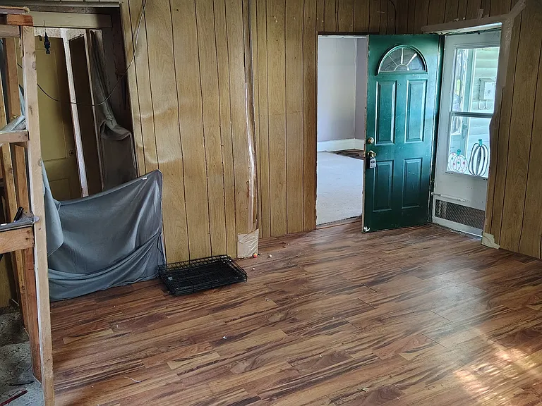 578 S Court St — Photo 8