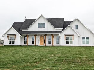 119 Chance Farm Rd, Decatur, TX 76234