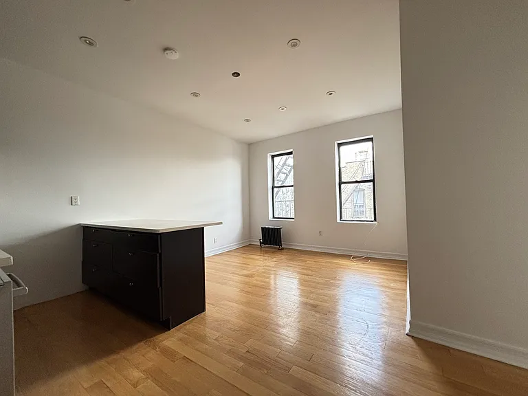 159 Eastern Pkwy #6D — Photo 2