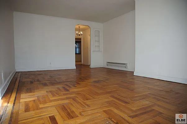 Rented by Elbe Real Estate Inc | media 3