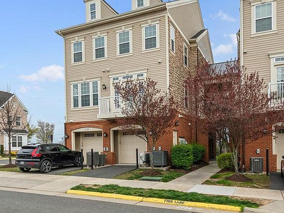 2nd image of 21166 Belmont View Ter