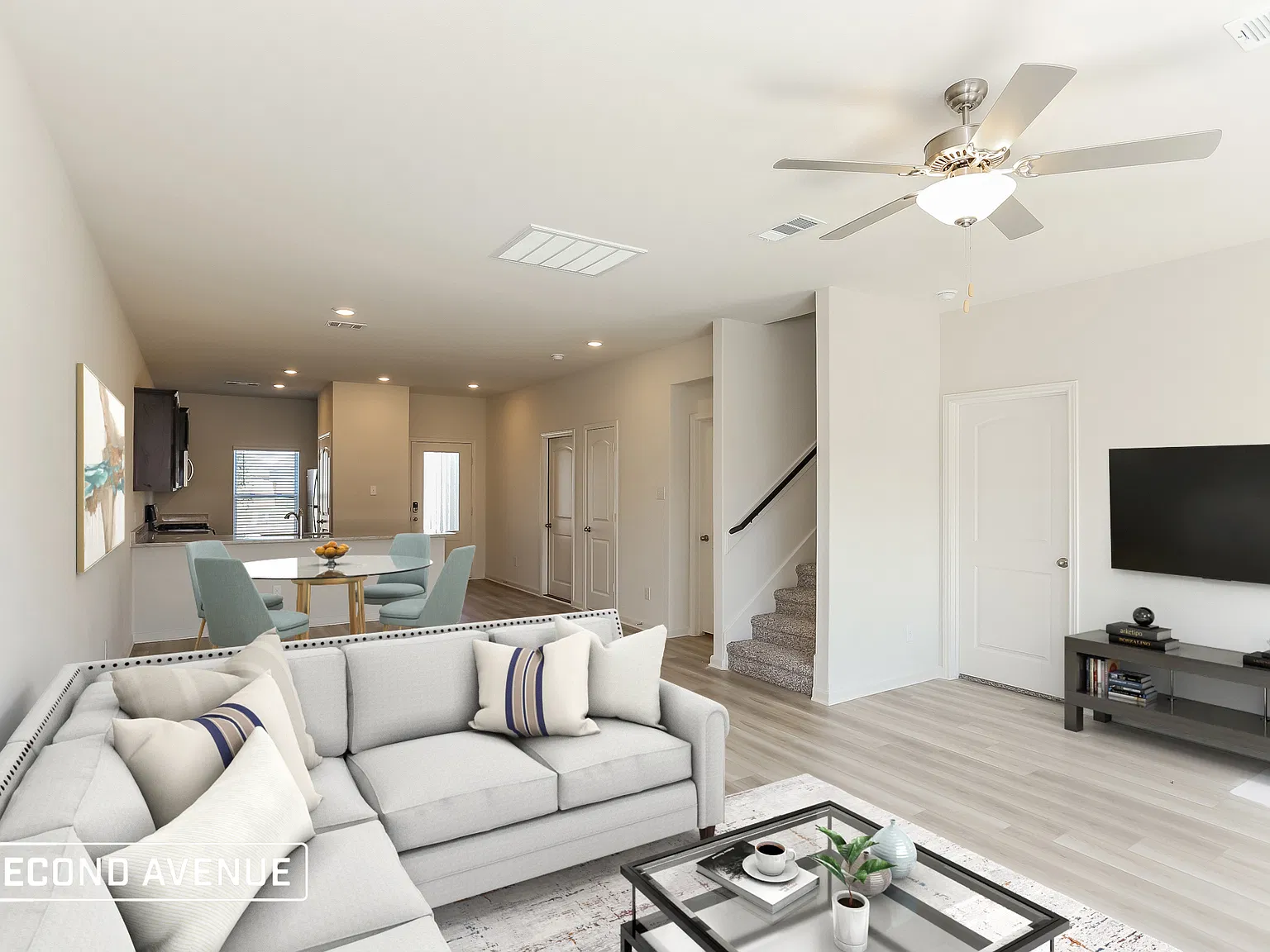 5 bed, 2.5 bath, 2501 sqft, $2,395 — Photo 2