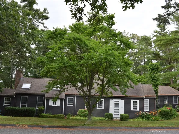 78 Clearwater Dr, Harwich, MA 02645
