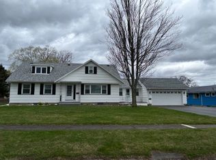 45 Woodbriar Dr, Rochester, NY 14616