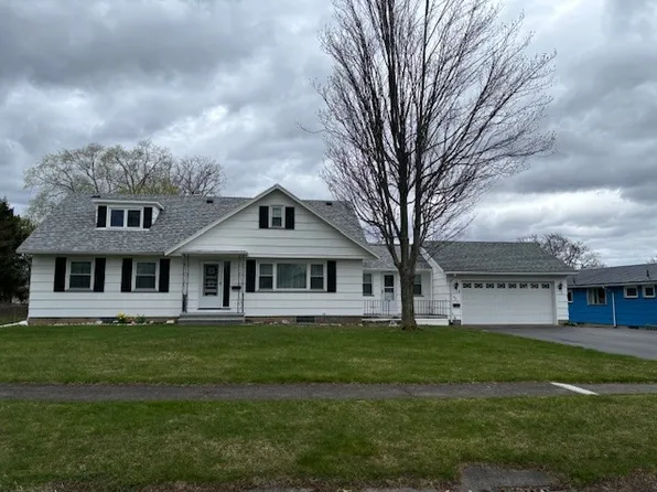 45 Woodbriar Dr, Rochester, NY 14616
