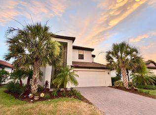 19369 Nearpoint Dr, Venice, FL 34292
