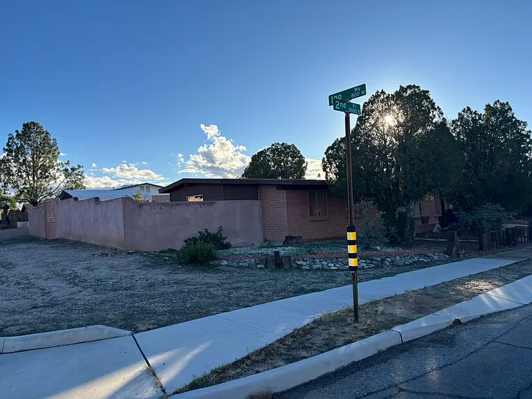 E 2nd Pl — Photo 5