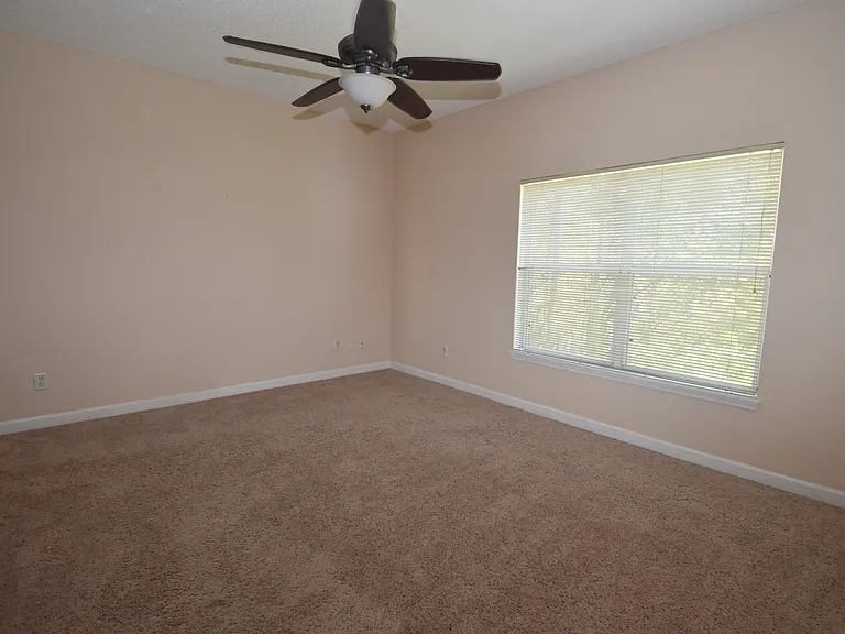 702 Coral Reef Dr — Photo 18