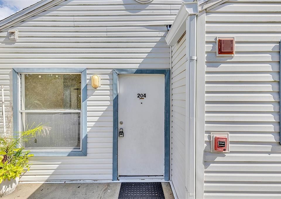1st image of 2556 WOODGATE BOULEVARD #204