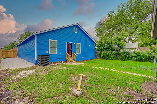 1039 McKinley Ave — Photo 35