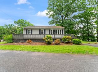 9 Cayuga Rd, Watertown, CT 06795