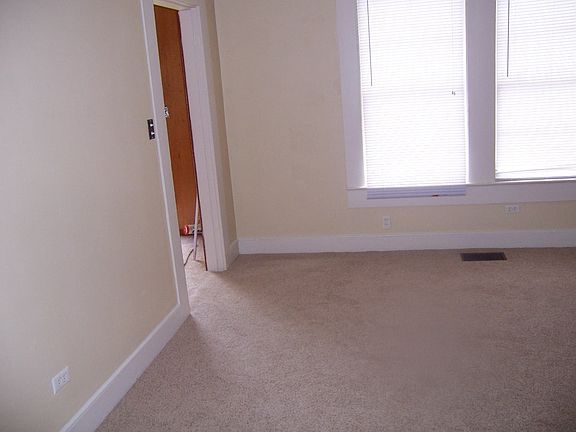 4th image of 520 Edwards St