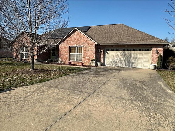 2nd image of 210 Oak Creek Dr