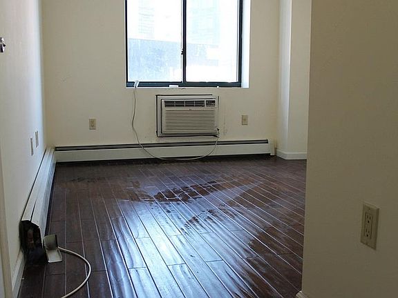 5th image of 4261 Hunter St APT 3F