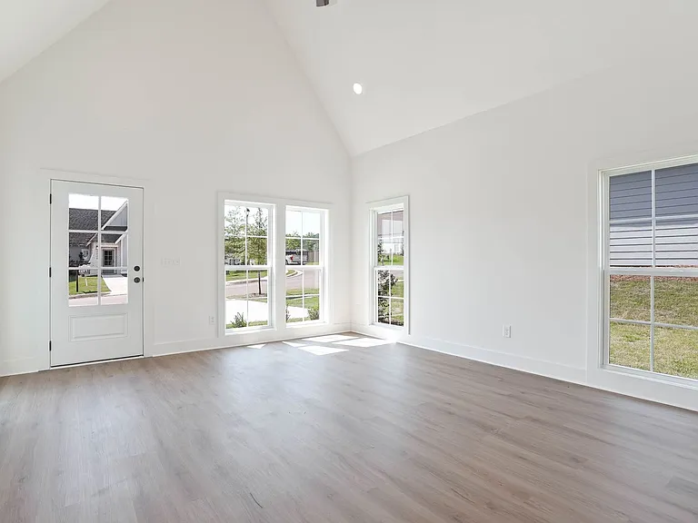 3232 Bradley Ln — Photo 11