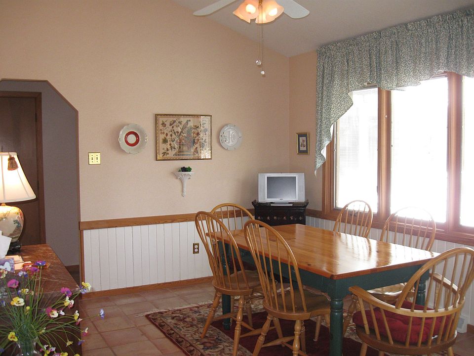 1st image of 1915 Oakway Pl