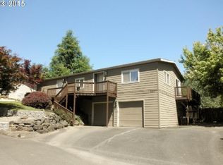 390 Canyon View Dr, Lafayette, OR 97127