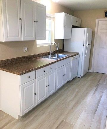 3rd image of 3438 Harvest Dr