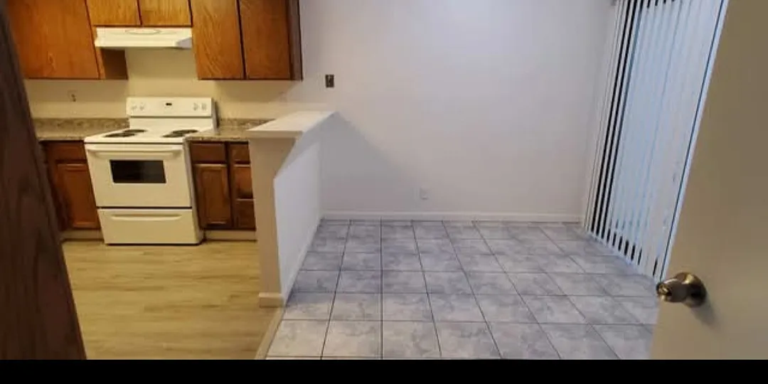 2 bed, 1.5 bath, 884 sqft, $1,450 — Photo 4
