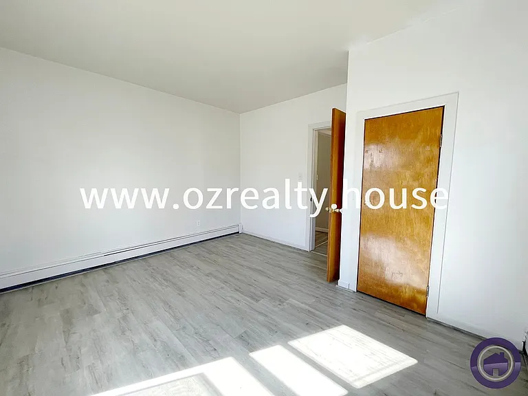 215 E Reed Ave — Photo 16