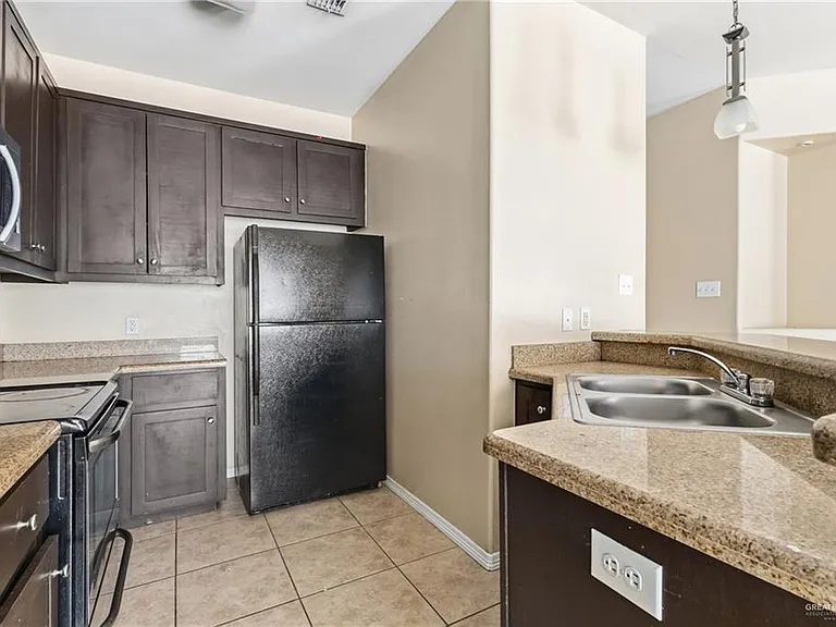 3605 S Fairmont Ave #D — Photo 2