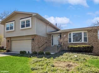 3904 Saratoga Ave, Downers Grove, IL 60515