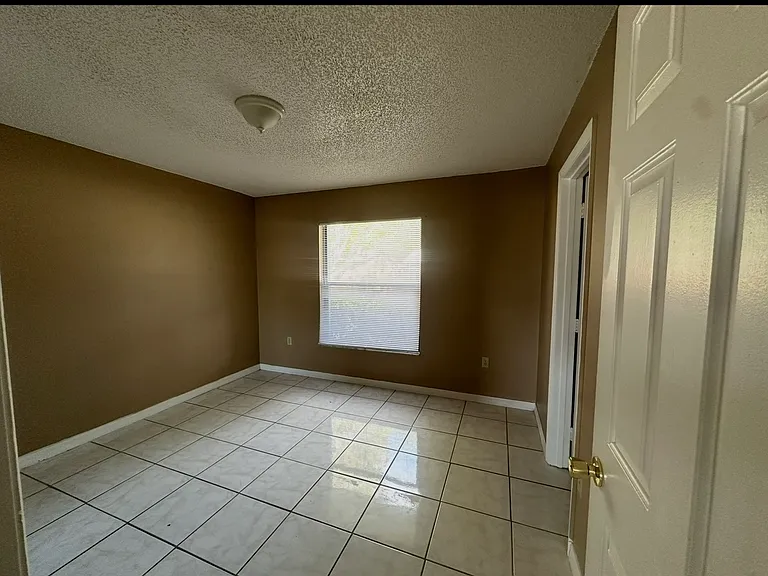 369 Cocoa Ct — Photo 4