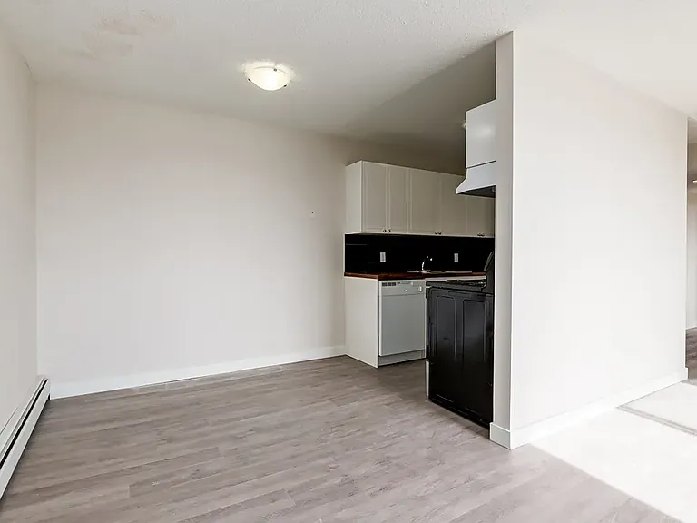 608 2nd St W #308 — Photo 29