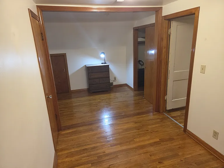634 E 38th St #1 — Photo 14