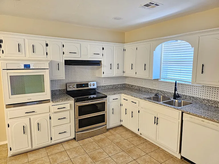 2509 SW 91st St — Photo 6