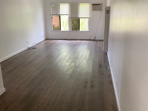 3rd image of 222 N Jackson St APT 12