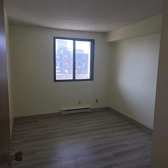 150 Park St W #811 — Photo 8