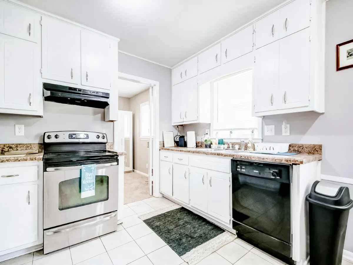 Building Photo - Tiffany Pl