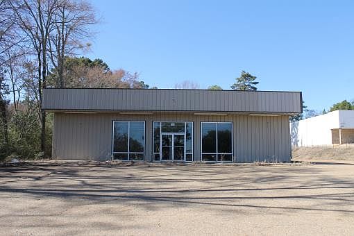 1st image of 909 Broadnax St