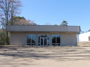 909 Broadnax St, Daingerfield, TX 75638