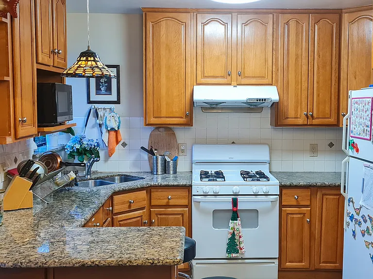20236 Santa Maria Ave — Photo 9