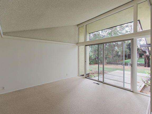 3rd image of 4271 Oakwood Ave