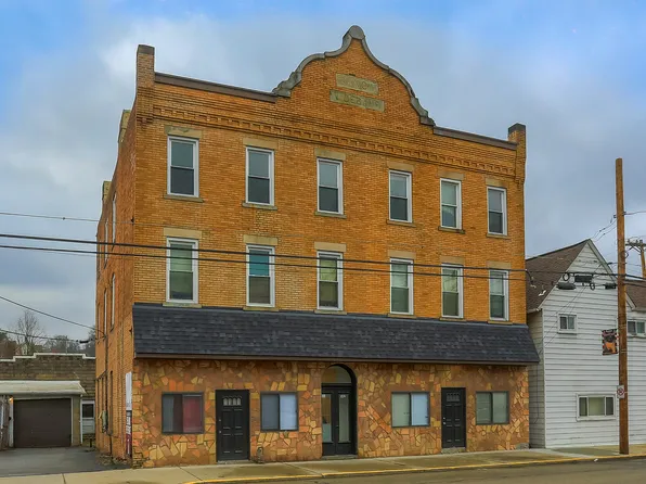 1402 4th Ave APT 3, Coraopolis, PA 15108