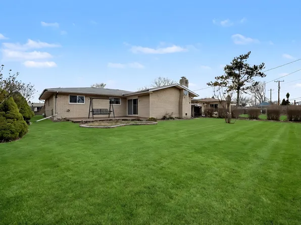 36458 Jeffrey Dr, Sterling Heights, MI 48310