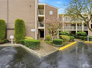 15846 NE Leary Way #6-201, Redmond, WA