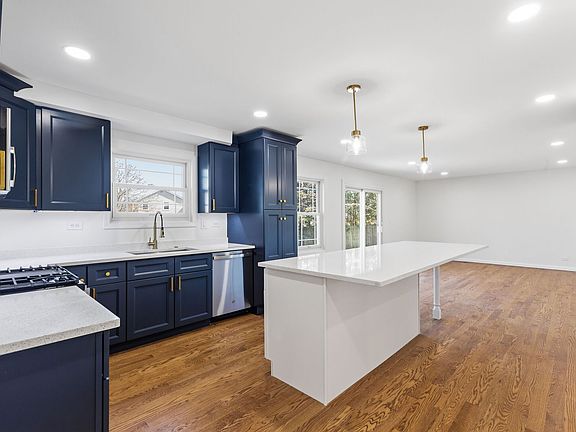 4th image of 751 Aberdeen Ln