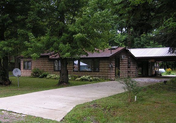 2nd image of 8984 Sunnyside Dr