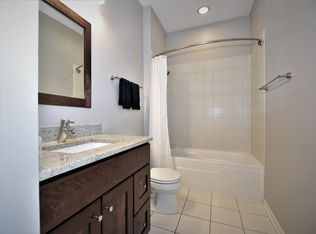 3718 N Ashland Ave APT 201, Chicago, IL 60613