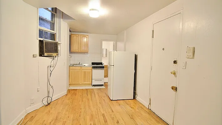 Rented by Park Property Advisors | media 31