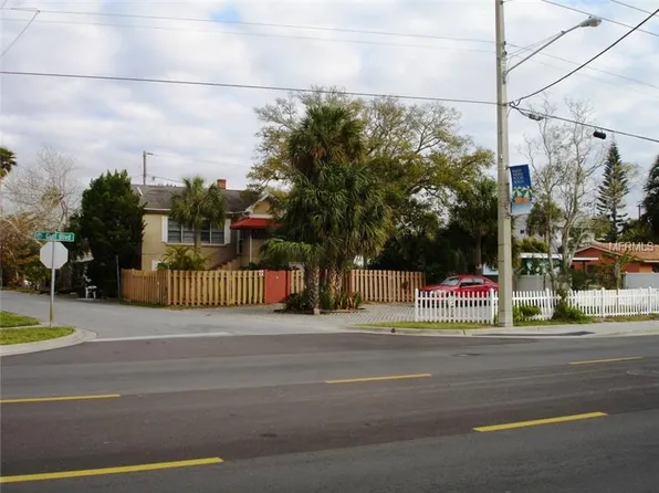 823 Gulf Blvd, Indian Rocks Beach, FL 33785