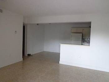 3rd image of 250 Palm Cir W APT 205