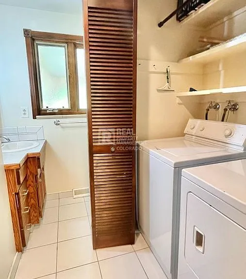 2748 S Marshall St — Photo 17