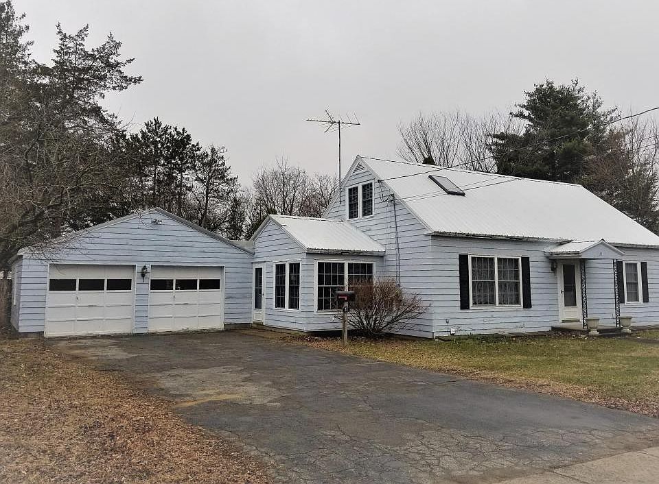 1st image of 31 Burgoyne Ave